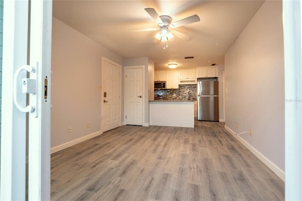 For Rent: $1,425 (1 beds, 1 baths, 525 Square Feet)