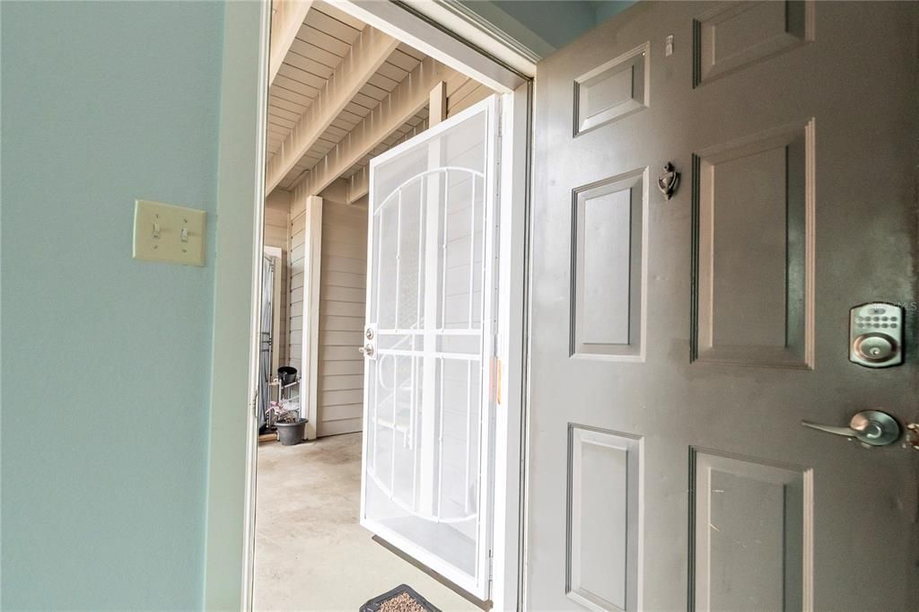 For Rent: $1,425 (1 beds, 1 baths, 525 Square Feet)