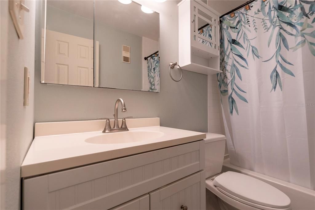 For Rent: $1,425 (1 beds, 1 baths, 525 Square Feet)
