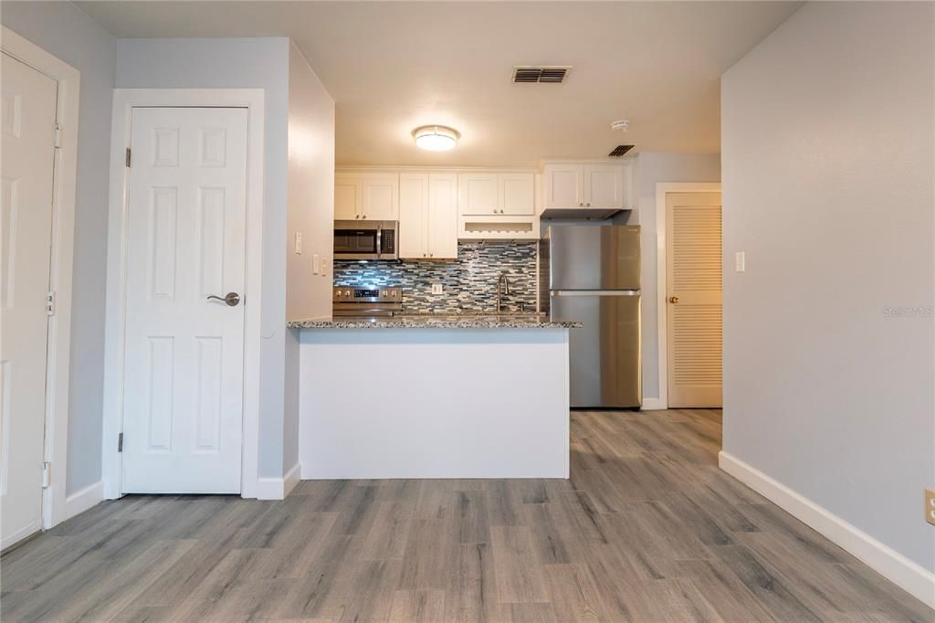 For Rent: $1,425 (1 beds, 1 baths, 525 Square Feet)