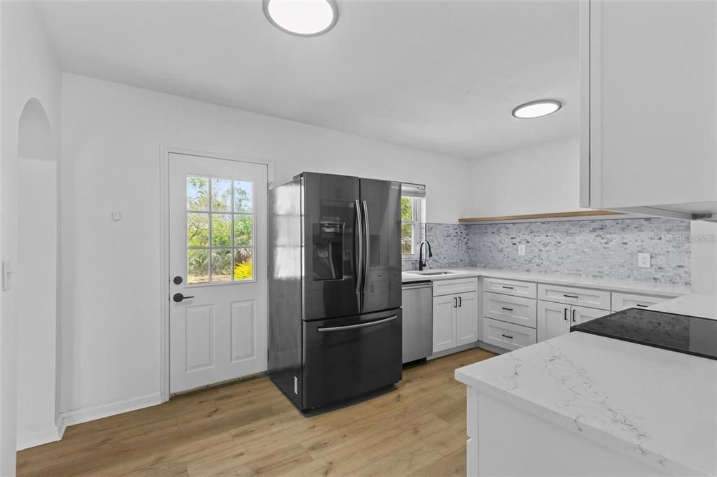 For Rent: $3,500 (3 beds, 2 baths, 1552 Square Feet)