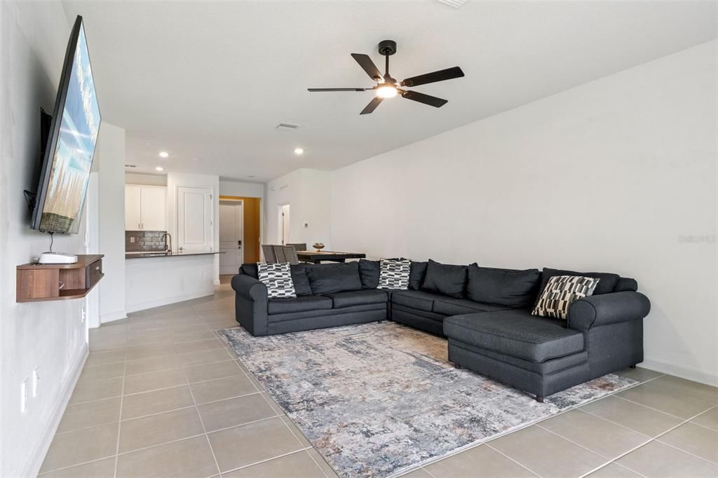 For Sale: $440,000 (4 beds, 3 baths, 2109 Square Feet)