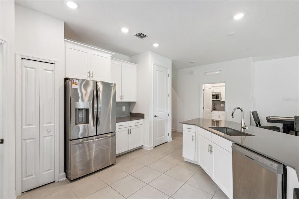 For Sale: $440,000 (4 beds, 3 baths, 2109 Square Feet)