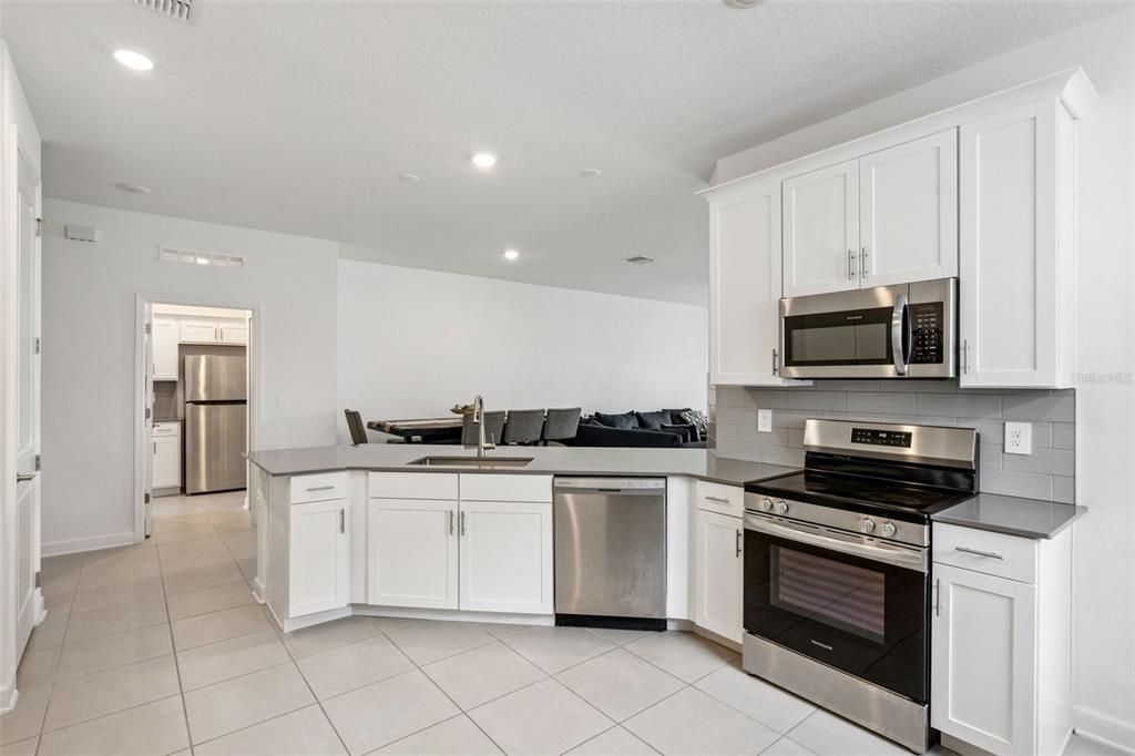 For Sale: $440,000 (4 beds, 3 baths, 2109 Square Feet)
