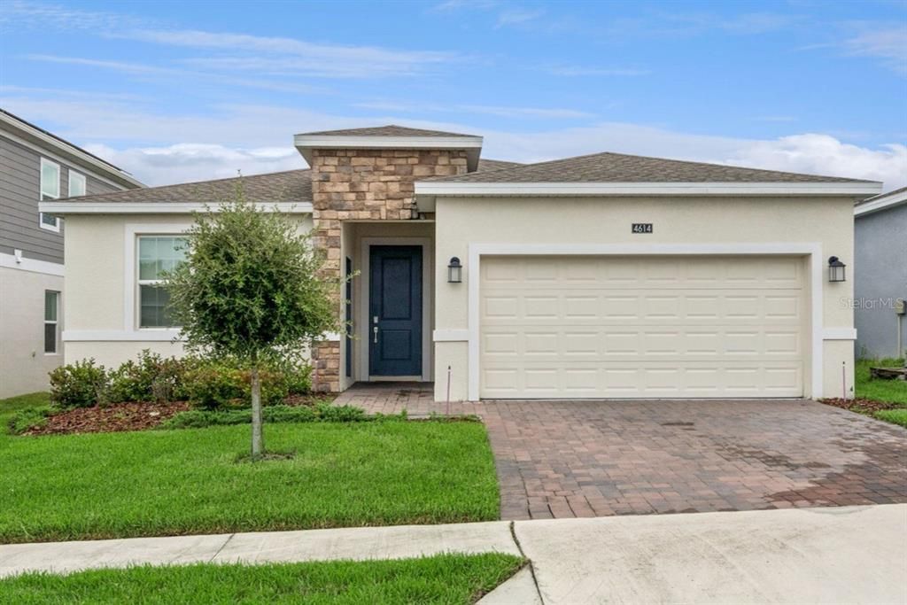 For Sale: $440,000 (4 beds, 3 baths, 2109 Square Feet)