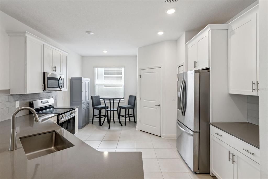 For Sale: $440,000 (4 beds, 3 baths, 2109 Square Feet)