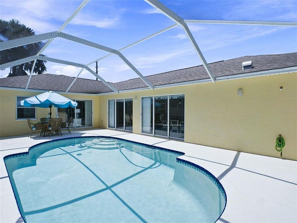 For Sale: $548,900 (4 beds, 4 baths, 1913 Square Feet)