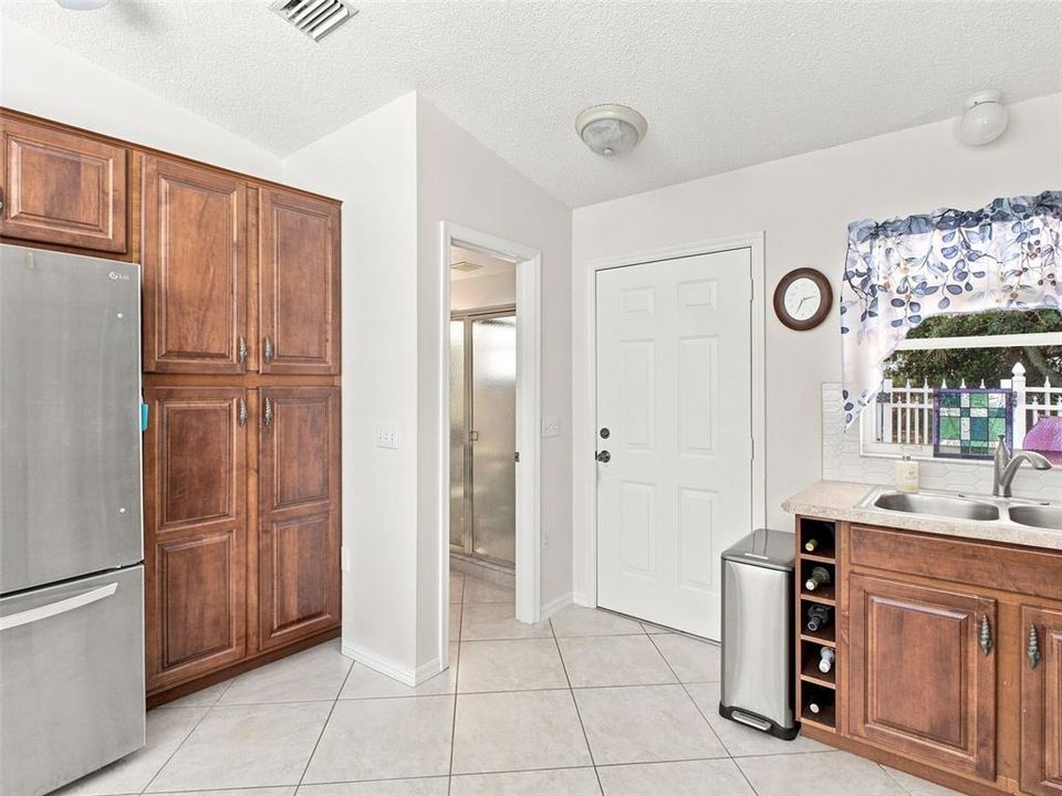 For Sale: $548,900 (4 beds, 4 baths, 1913 Square Feet)