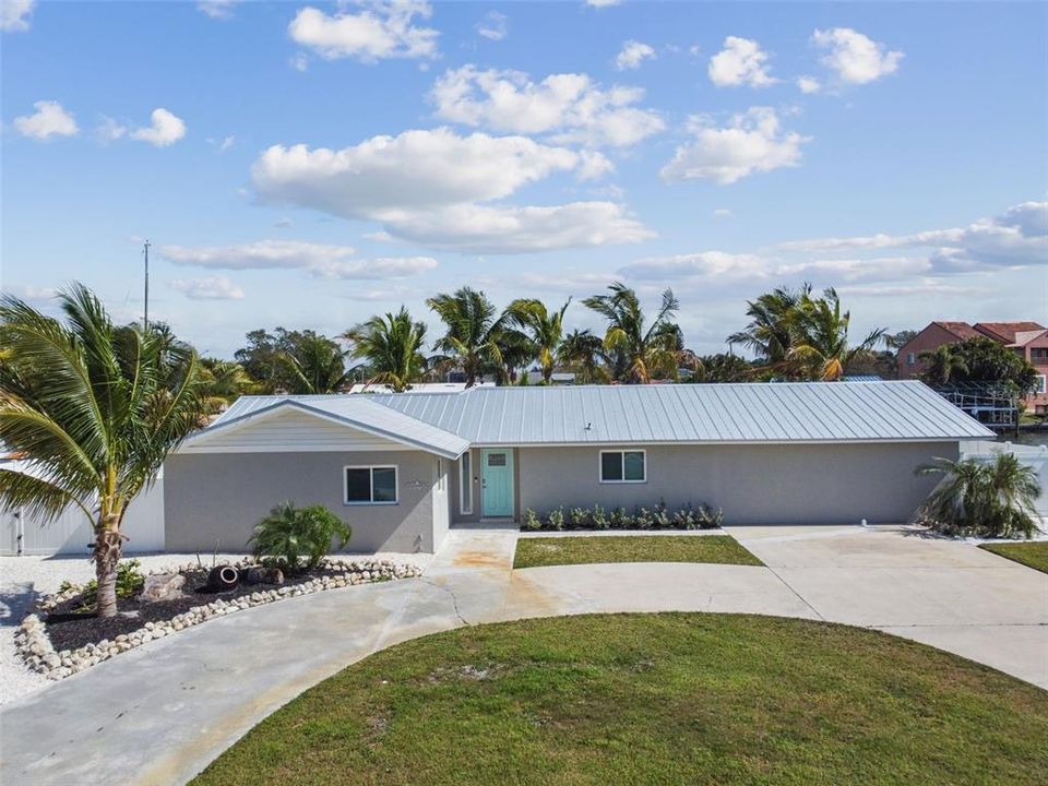 For Sale: $999,999 (3 beds, 3 baths, 2003 Square Feet)