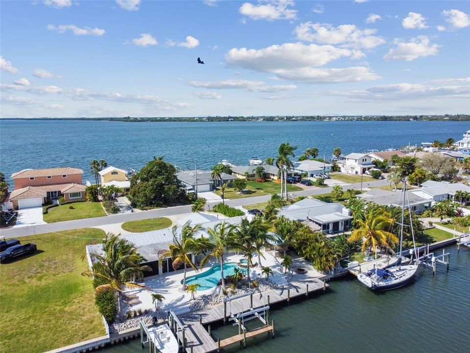 For Sale: $999,999 (3 beds, 3 baths, 2003 Square Feet)