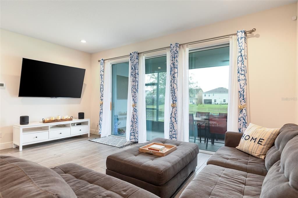 En Venta: $585,000 (5 camas, 3 baños, 2652 Pies cuadrados)