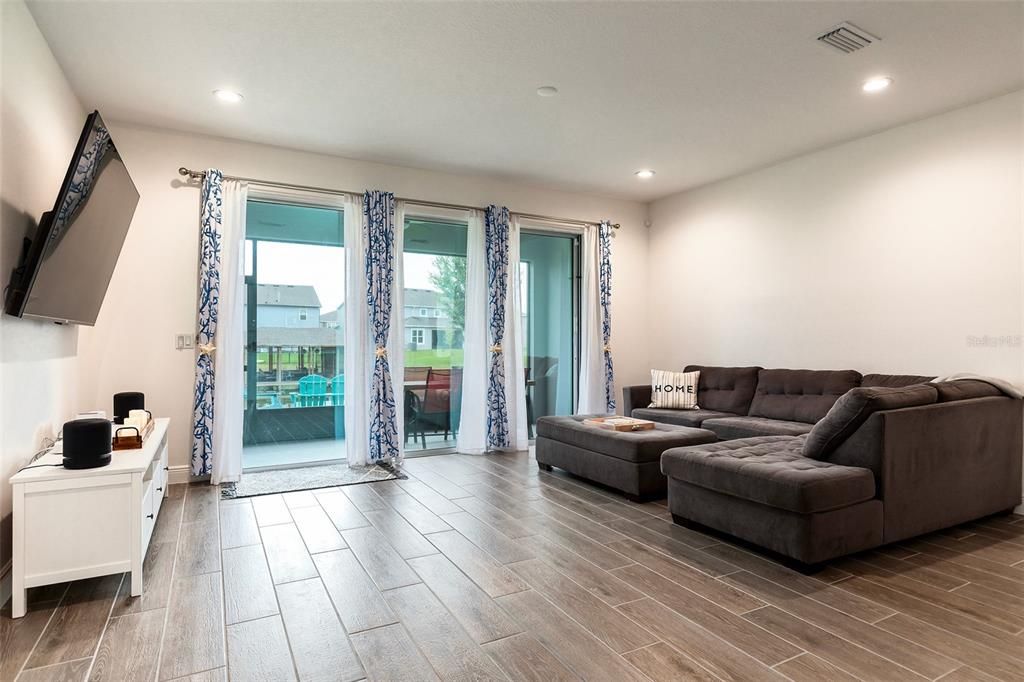 En Venta: $585,000 (5 camas, 3 baños, 2652 Pies cuadrados)