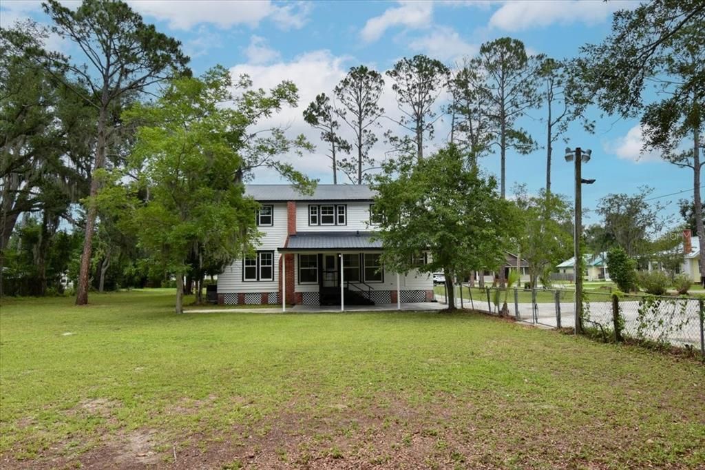 For Sale: $538,900 (8 beds, 4 baths, 5548 Square Feet)