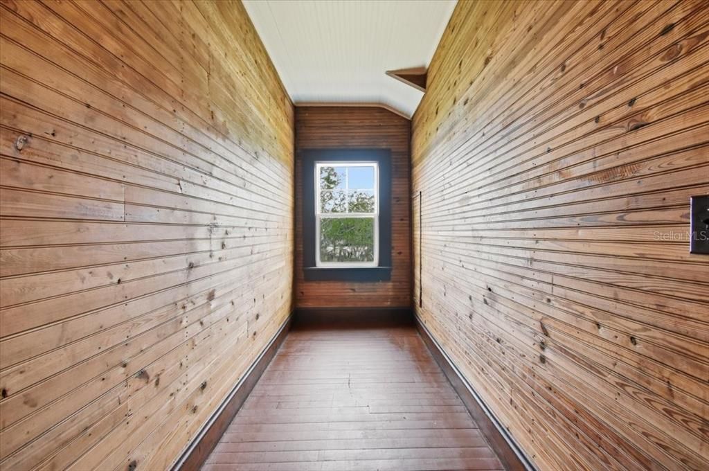 For Sale: $538,900 (8 beds, 4 baths, 5548 Square Feet)