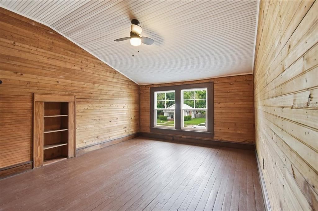 For Sale: $538,900 (8 beds, 4 baths, 5548 Square Feet)
