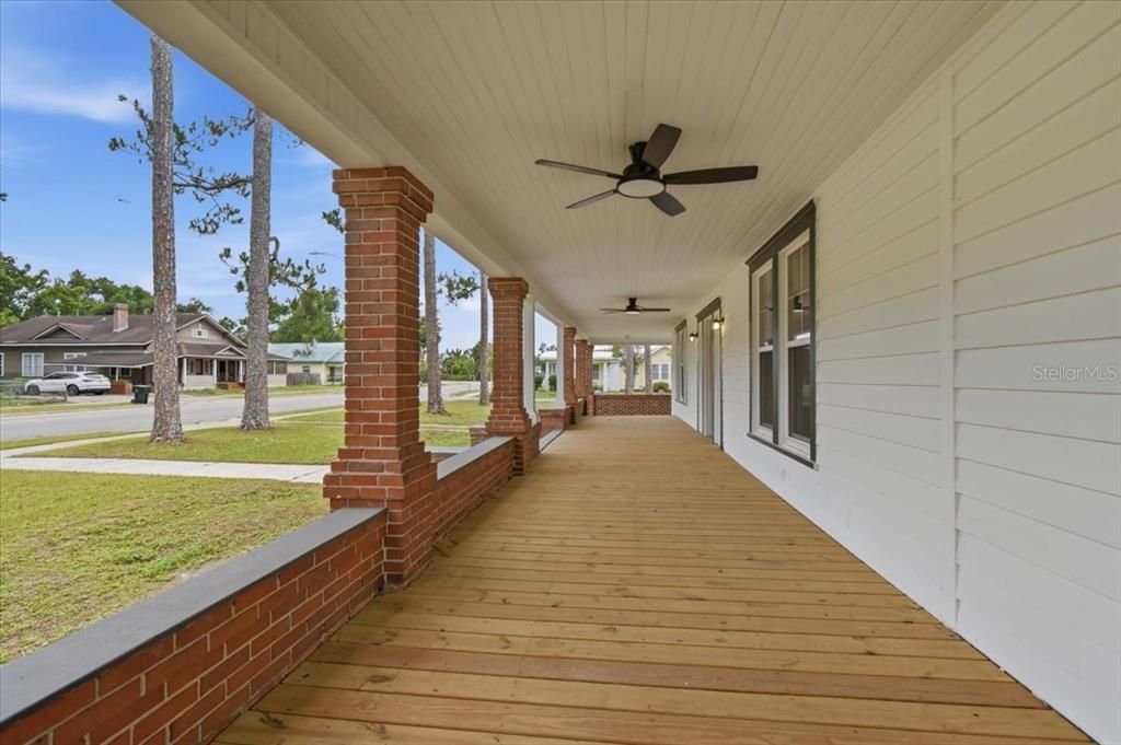 For Sale: $538,900 (8 beds, 4 baths, 5548 Square Feet)