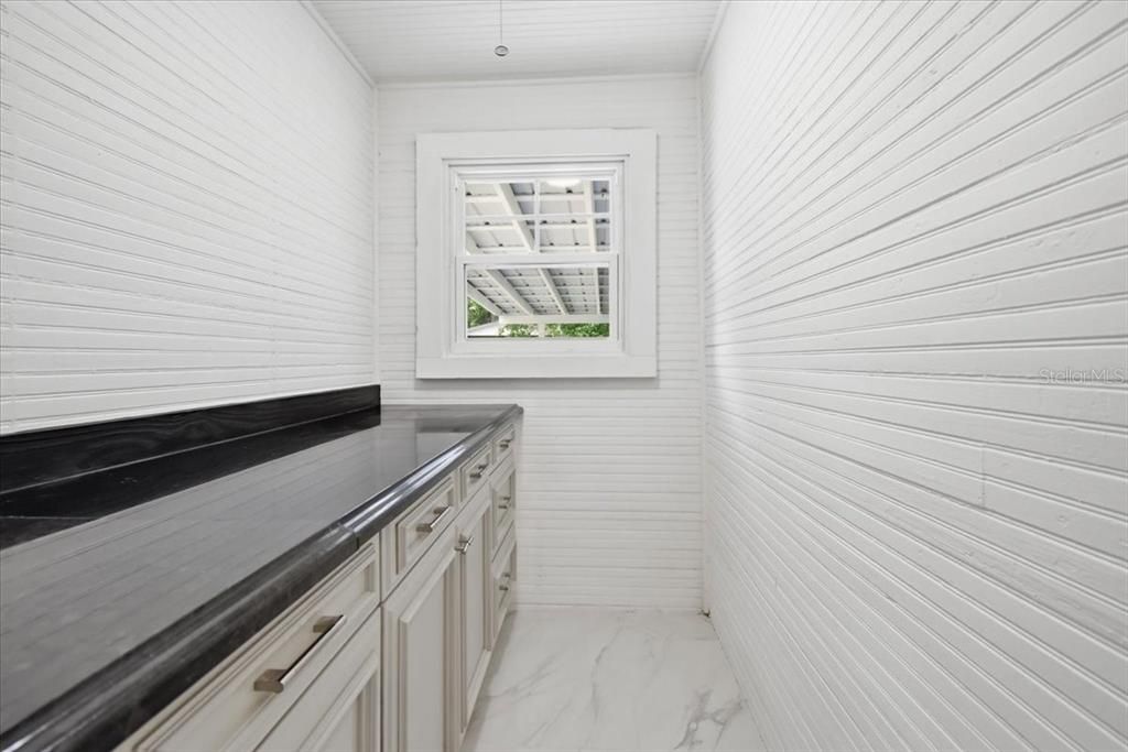 For Sale: $538,900 (8 beds, 4 baths, 5548 Square Feet)