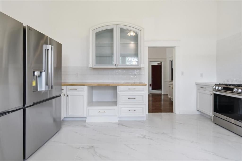 For Sale: $538,900 (8 beds, 4 baths, 5548 Square Feet)