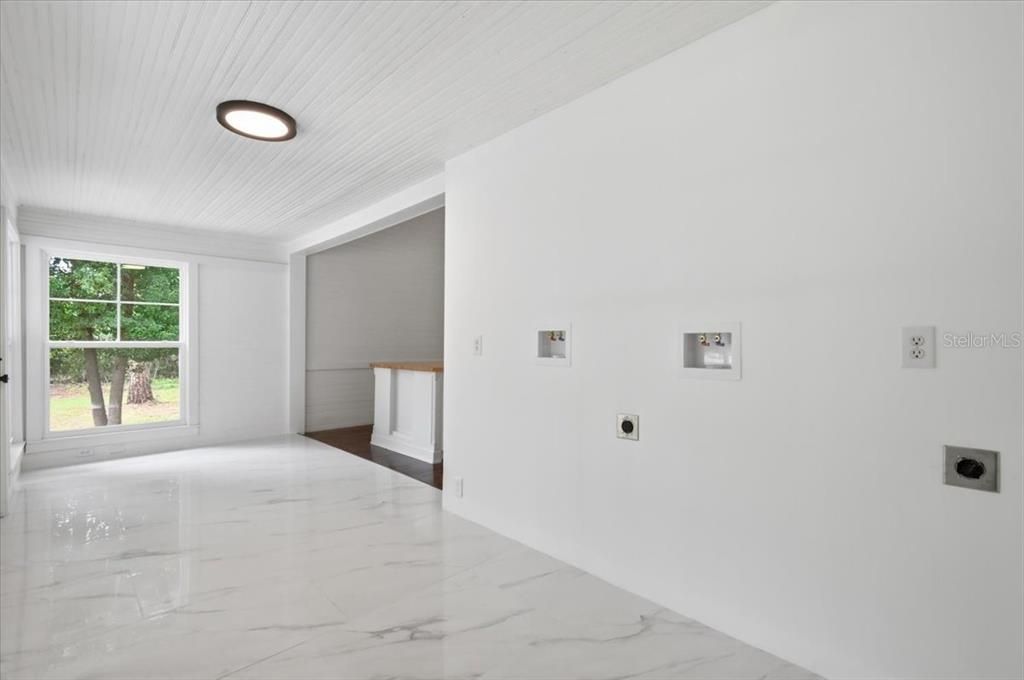 For Sale: $538,900 (8 beds, 4 baths, 5548 Square Feet)