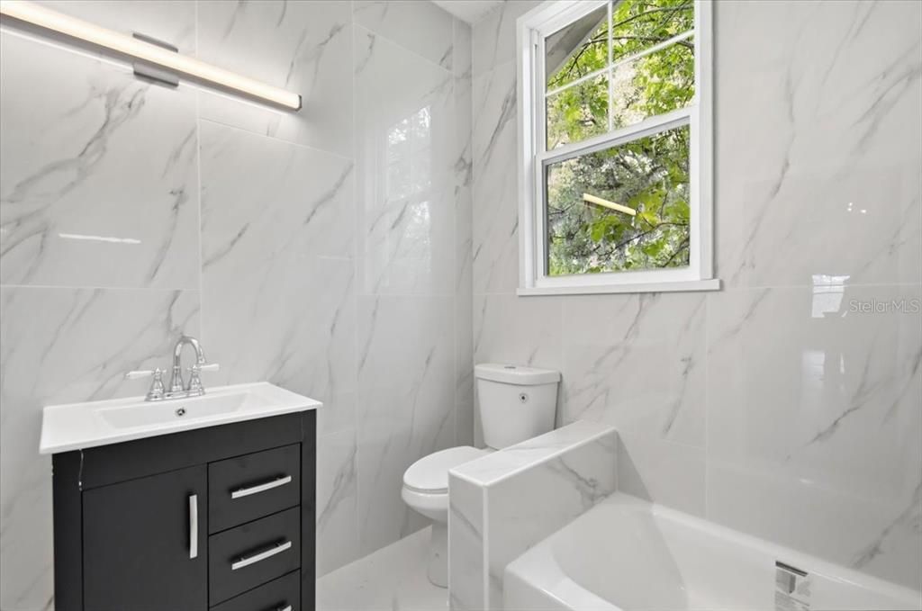 For Sale: $538,900 (8 beds, 4 baths, 5548 Square Feet)