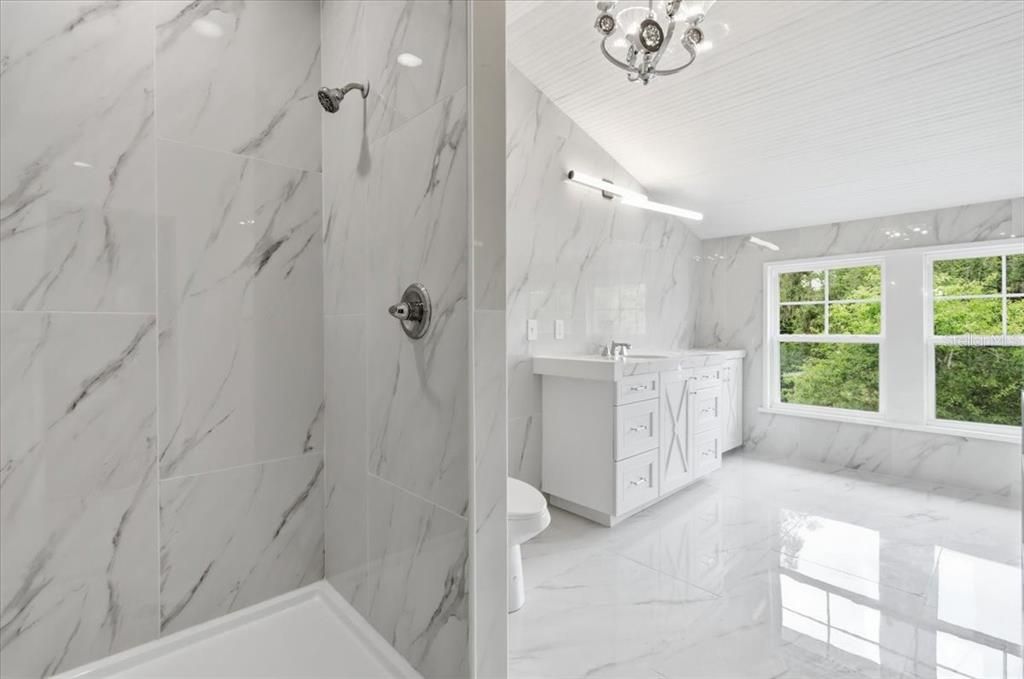 For Sale: $538,900 (8 beds, 4 baths, 5548 Square Feet)