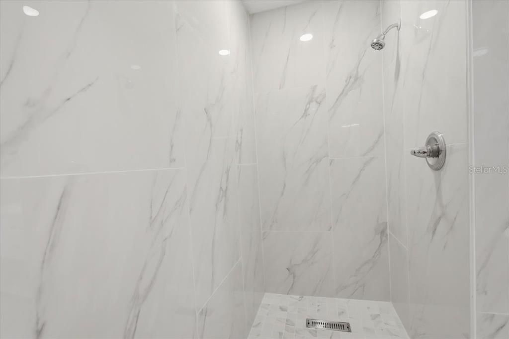 For Sale: $538,900 (8 beds, 4 baths, 5548 Square Feet)