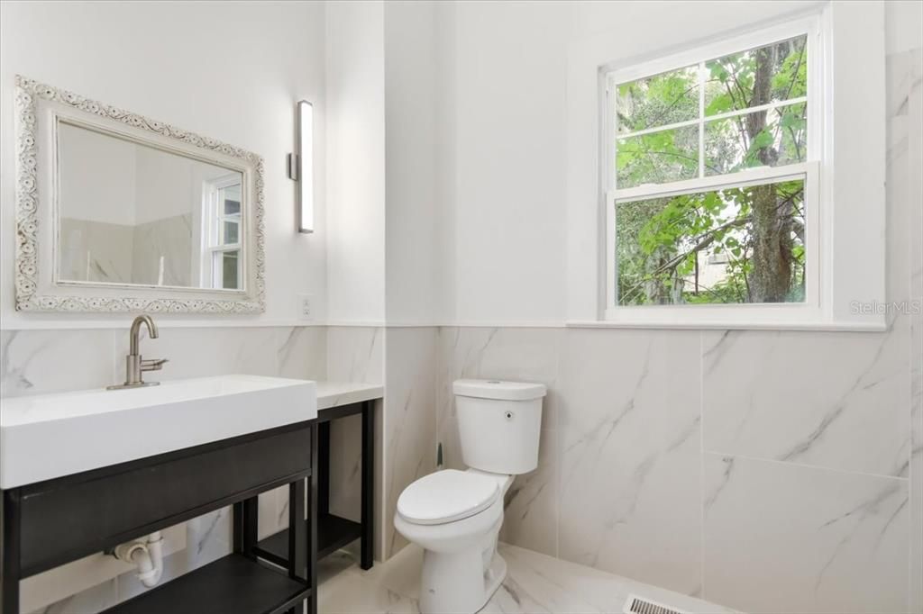 For Sale: $538,900 (8 beds, 4 baths, 5548 Square Feet)