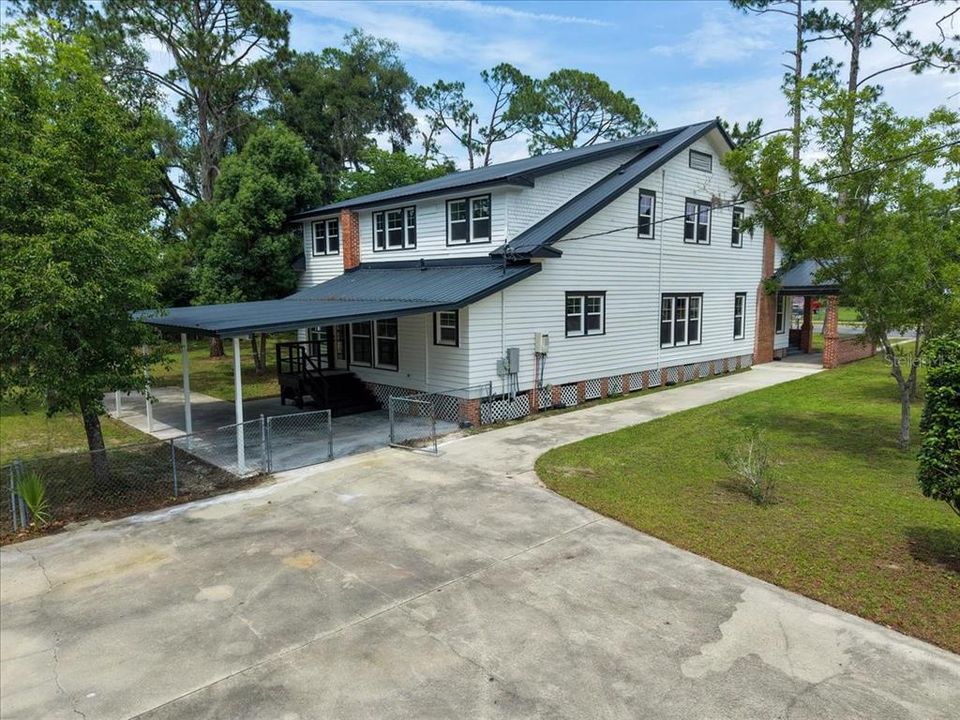 For Sale: $538,900 (8 beds, 4 baths, 5548 Square Feet)