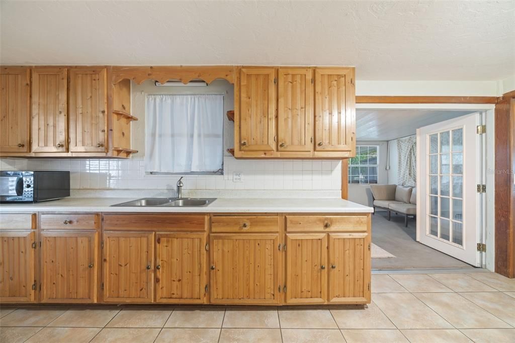For Sale: $435,000 (3 beds, 2 baths, 1842 Square Feet)