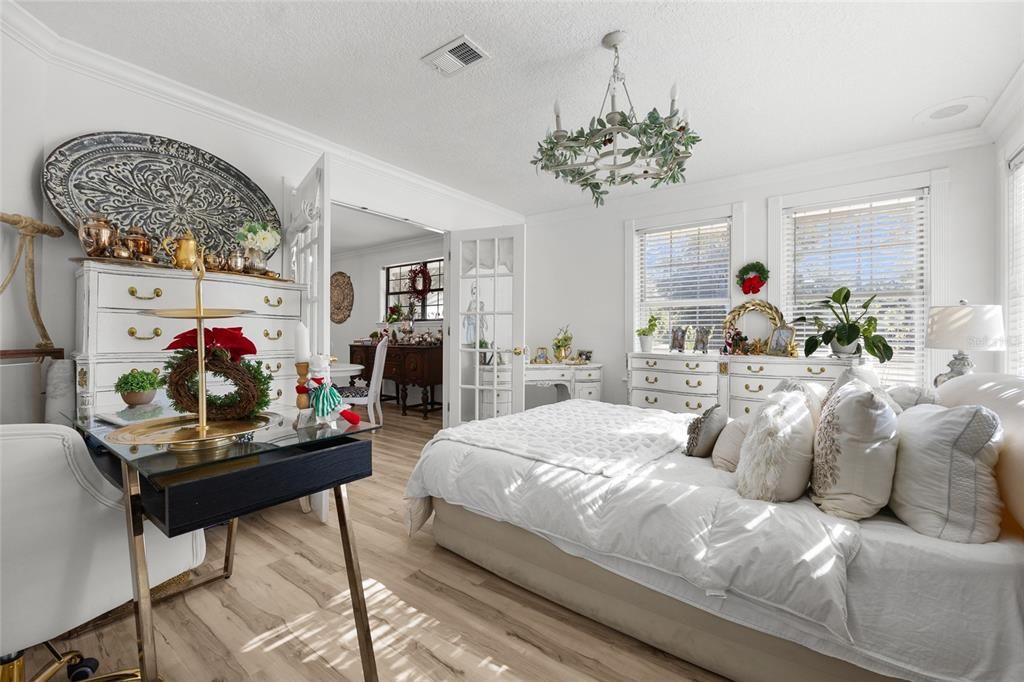 For Sale: $449,000 (4 beds, 4 baths, 2612 Square Feet)