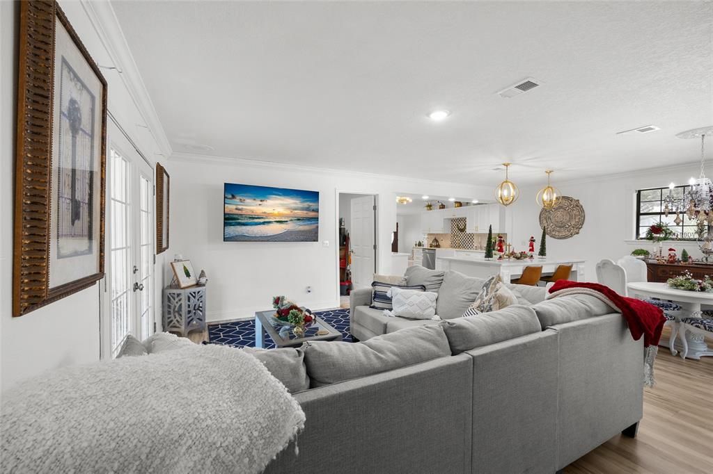 For Sale: $449,000 (4 beds, 4 baths, 2612 Square Feet)