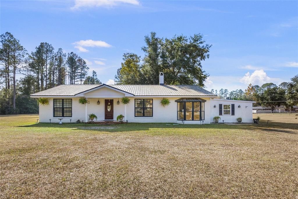 For Sale: $449,000 (4 beds, 4 baths, 2612 Square Feet)
