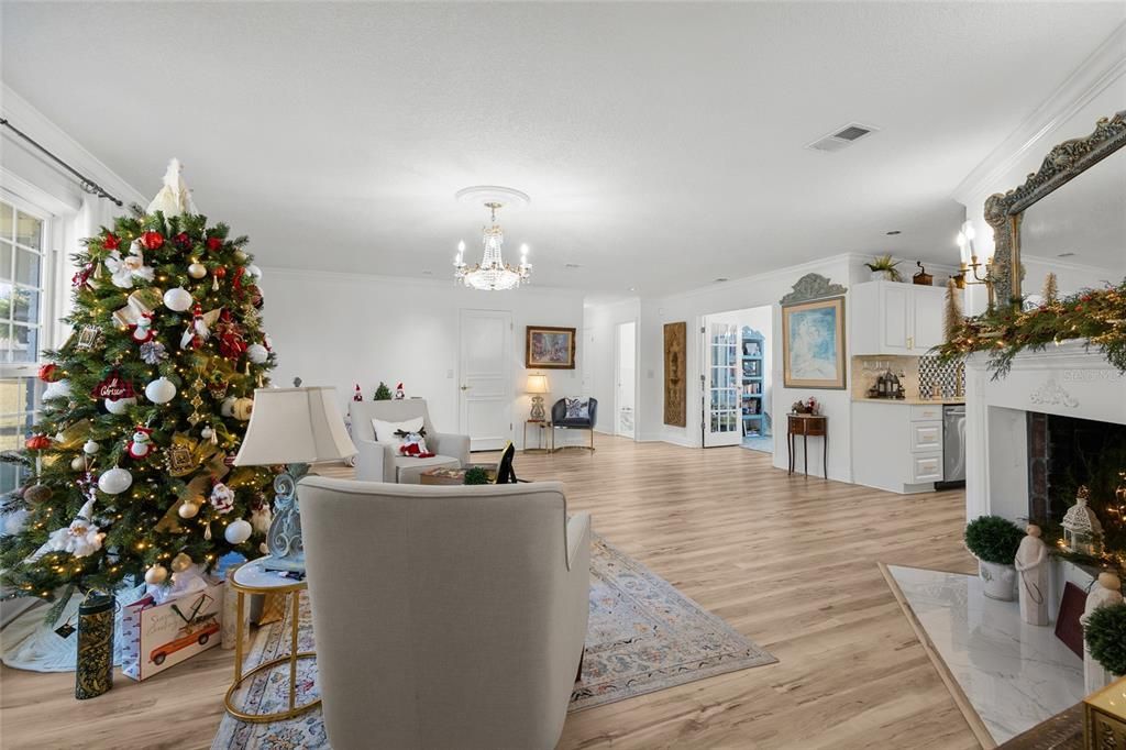 For Sale: $449,000 (4 beds, 4 baths, 2612 Square Feet)