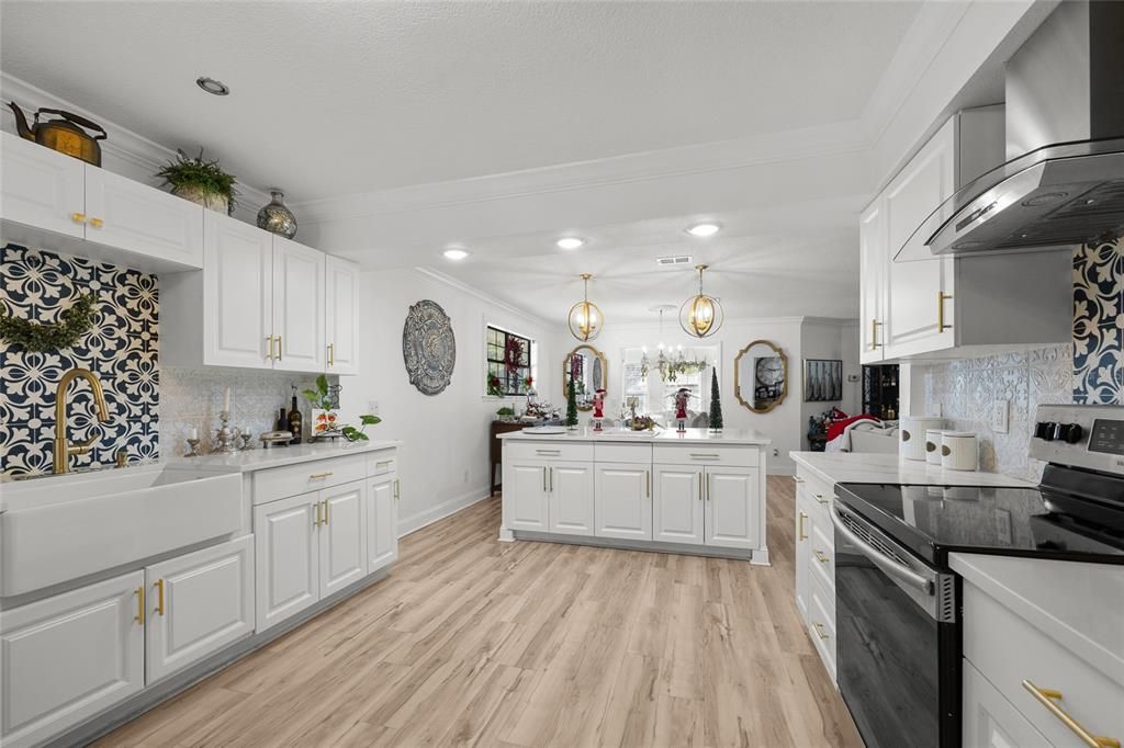 For Sale: $449,000 (4 beds, 4 baths, 2612 Square Feet)