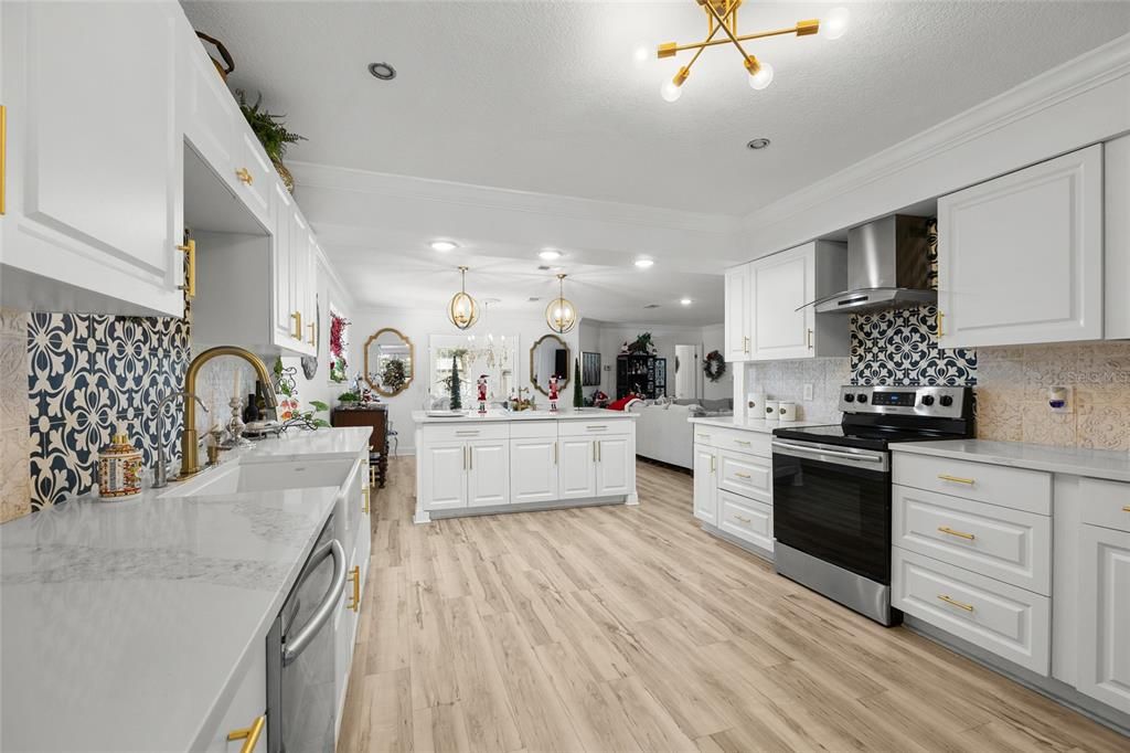 For Sale: $449,000 (4 beds, 4 baths, 2612 Square Feet)