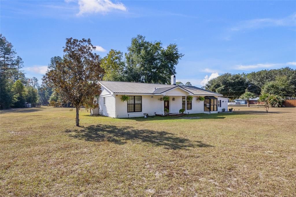 For Sale: $449,000 (4 beds, 4 baths, 2612 Square Feet)