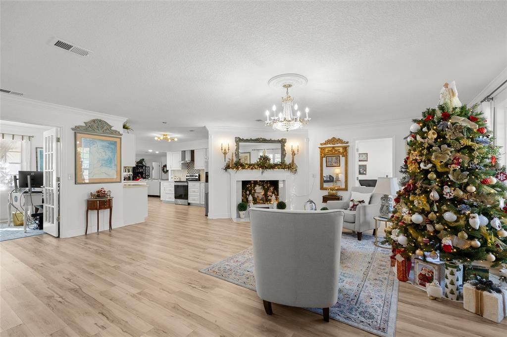 For Sale: $449,000 (4 beds, 4 baths, 2612 Square Feet)