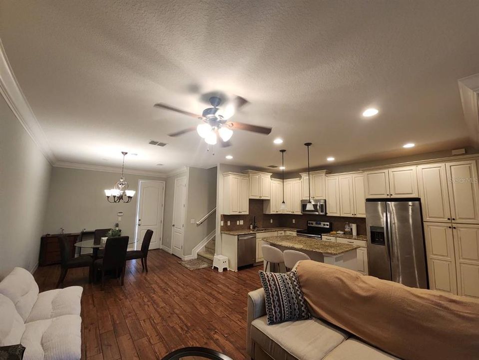 En Venta: $389,000 (3 camas, 2 baños, 1639 Pies cuadrados)
