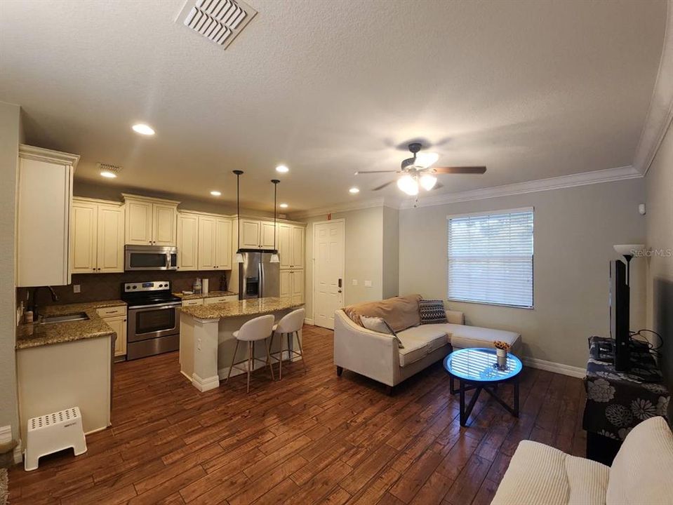 En Venta: $389,000 (3 camas, 2 baños, 1639 Pies cuadrados)
