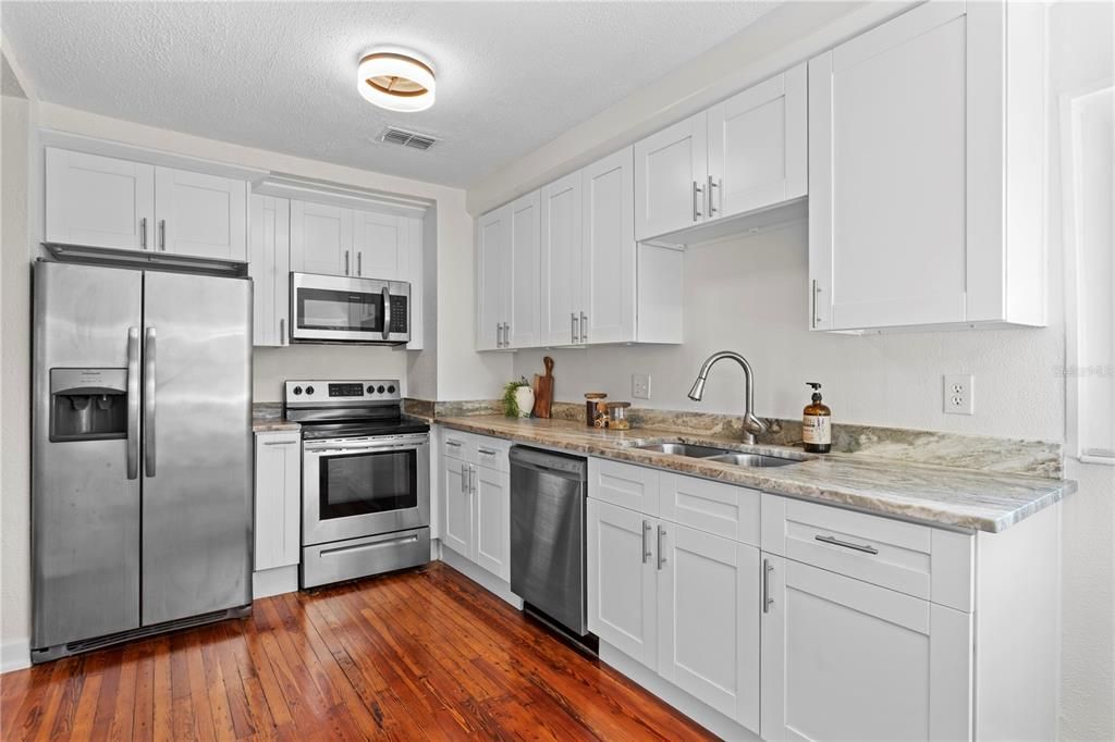 В аренду: $2,995 (2 спален, 1 ванн, 854 Квадратных фут)