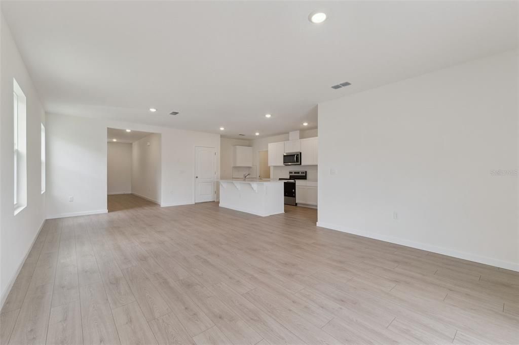 En Venta: $469,990 (5 camas, 3 baños, 2447 Pies cuadrados)