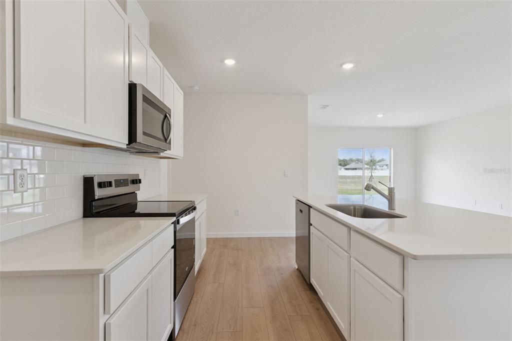 En Venta: $469,990 (5 camas, 3 baños, 2447 Pies cuadrados)