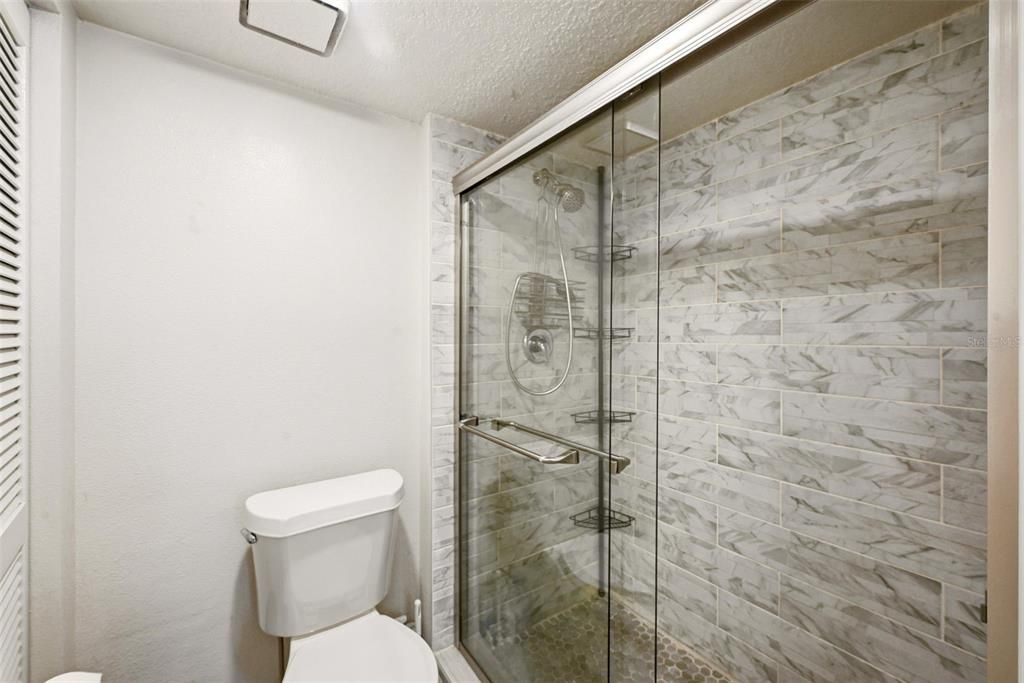 For Sale: $235,000 (2 beds, 2 baths, 1048 Square Feet)