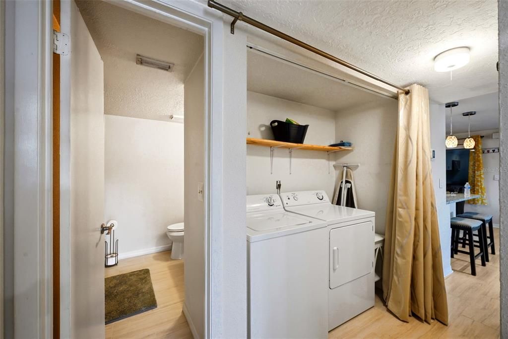 For Sale: $235,000 (2 beds, 2 baths, 1048 Square Feet)