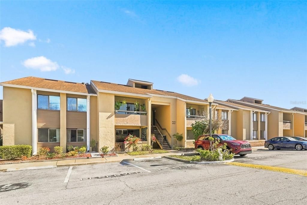For Sale: $235,000 (2 beds, 2 baths, 1048 Square Feet)