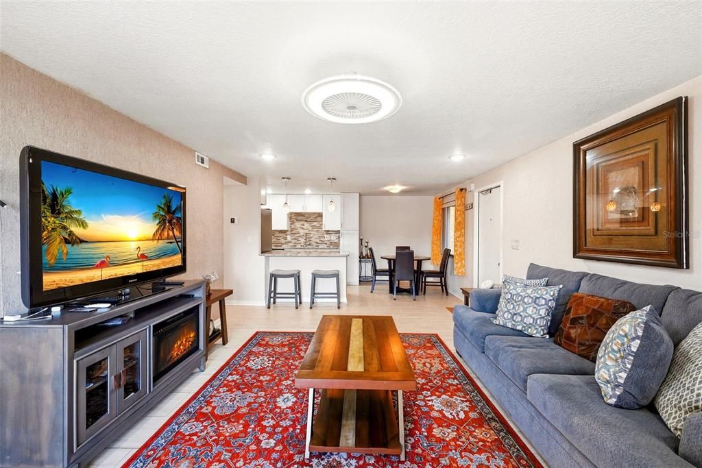 For Sale: $235,000 (2 beds, 2 baths, 1048 Square Feet)