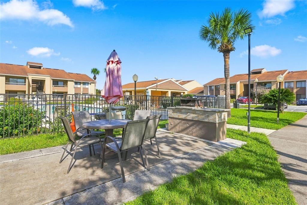 For Sale: $235,000 (2 beds, 2 baths, 1048 Square Feet)