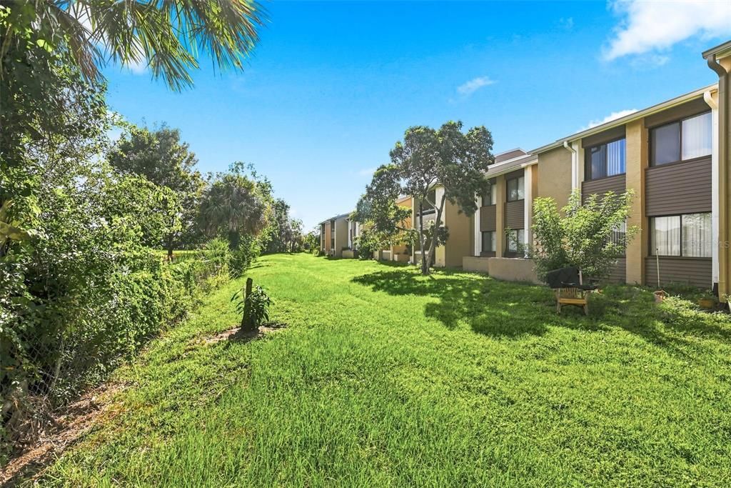 For Sale: $235,000 (2 beds, 2 baths, 1048 Square Feet)