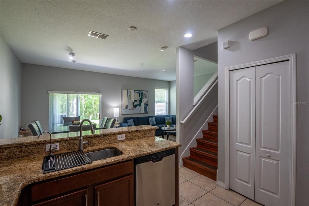 For Rent: $2,450 (3 beds, 2 baths, 1778 Square Feet)