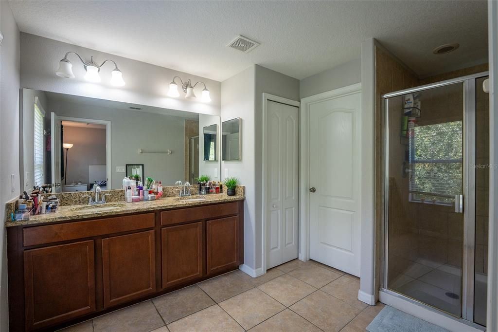 For Rent: $2,450 (3 beds, 2 baths, 1778 Square Feet)